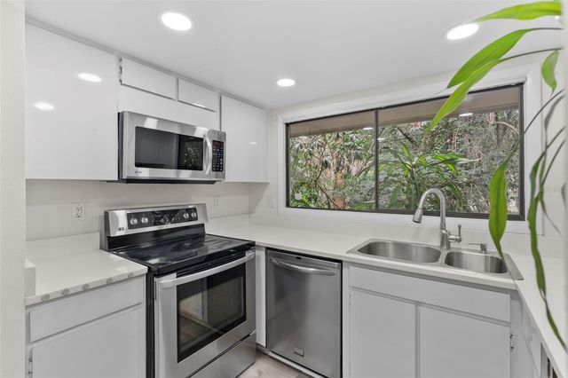 100 HIDDEN OAK DRIVE, Longwood, FL 32779