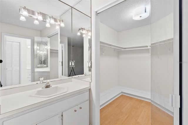 100 HIDDEN OAK DRIVE, Longwood, FL 32779