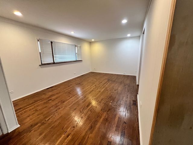 7427 TRIPP Avenue, Skokie, IL 60076