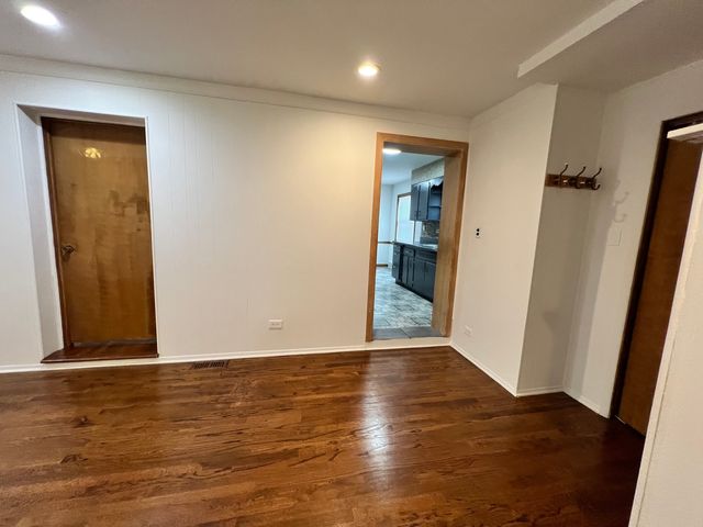 7427 TRIPP Avenue, Skokie, IL 60076