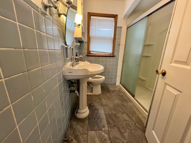 7427 TRIPP Avenue, Skokie, IL 60076