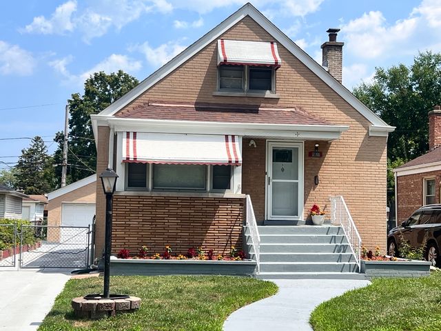 7427 TRIPP Avenue, Skokie, IL 60076