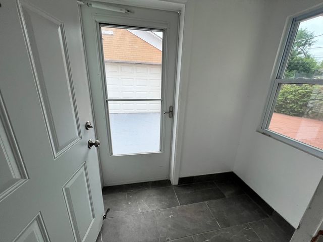 7427 TRIPP Avenue, Skokie, IL 60076