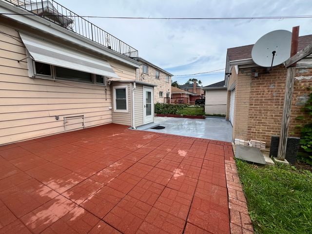 7427 TRIPP Avenue, Skokie, IL 60076