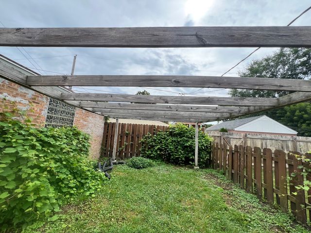 7427 TRIPP Avenue, Skokie, IL 60076