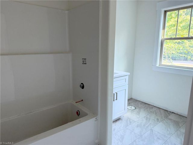 1050 E Chamberlin Drive, Asheboro, NC 27205