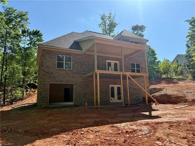 1050 E Chamberlin Drive, Asheboro, NC 27205