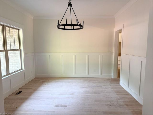 1050 E Chamberlin Drive, Asheboro, NC 27205
