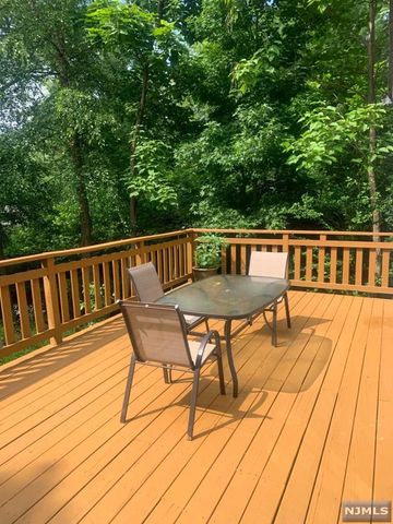 53 Riverlawn Drive, Wayne, NJ 07470