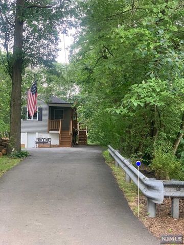 53 Riverlawn Drive, Wayne, NJ 07470