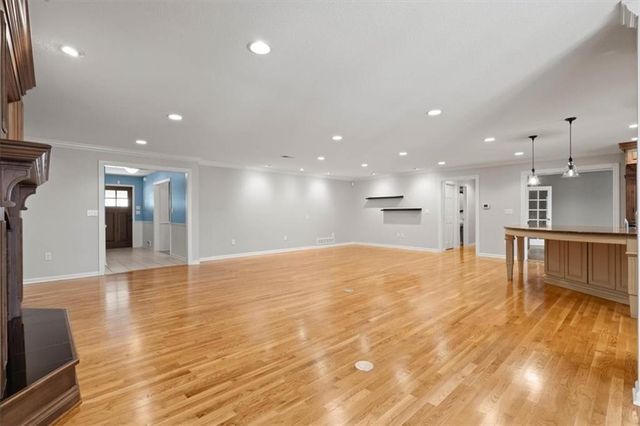 8912 Mohawk Lane, Leawood, KS 66206