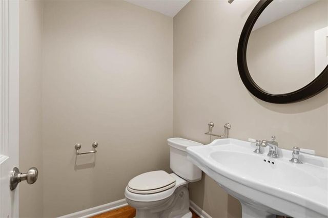 8912 Mohawk Lane, Leawood, KS 66206