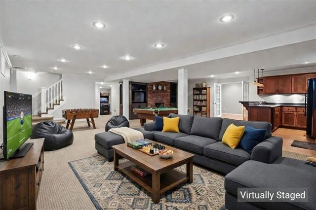 8912 Mohawk Lane, Leawood, KS 66206