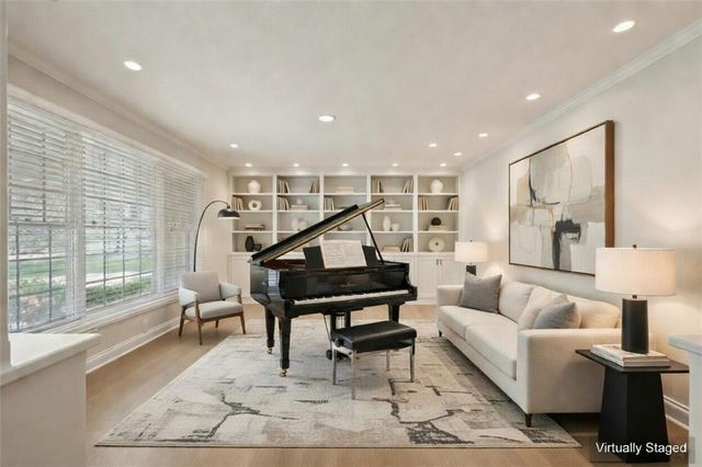 8912 Mohawk Lane, Leawood, KS 66206