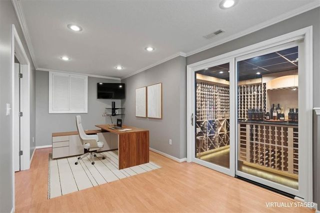 8912 Mohawk Lane, Leawood, KS 66206