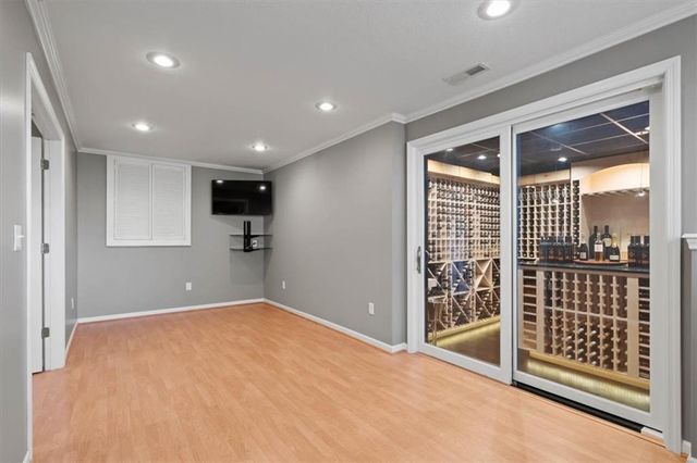 8912 Mohawk Lane, Leawood, KS 66206