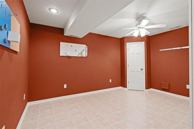 8912 Mohawk Lane, Leawood, KS 66206