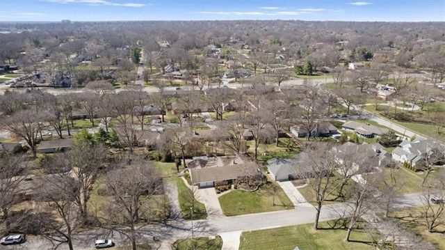 8912 Mohawk Lane, Leawood, KS 66206