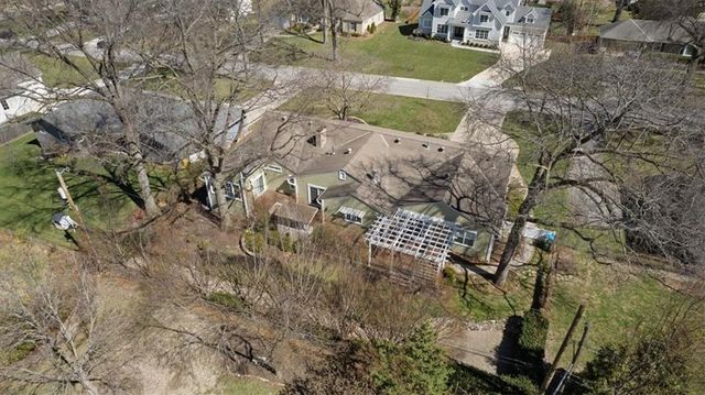 8912 Mohawk Lane, Leawood, KS 66206