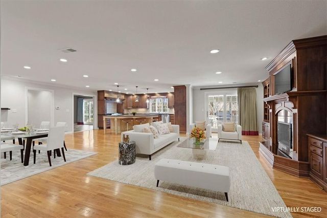 8912 Mohawk Lane, Leawood, KS 66206