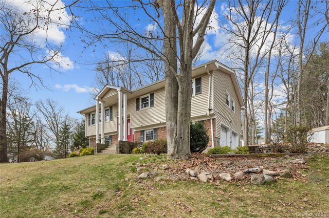 7 Jacqueline Road, Monsey, NY 10952