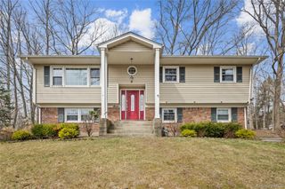 7 Jacqueline Road, Monsey, NY 10952