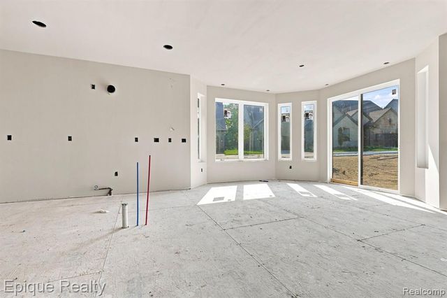 3333 Cornerstone Drive 68, Lake Orion, MI 48360