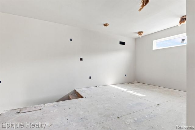 3333 Cornerstone Drive 68, Lake Orion, MI 48360