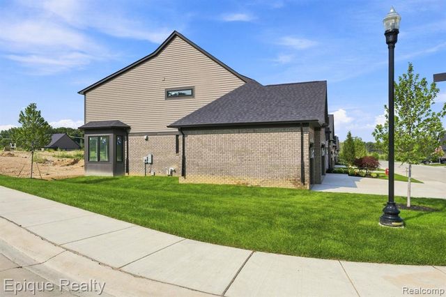 3333 Cornerstone Drive 68, Lake Orion, MI 48360