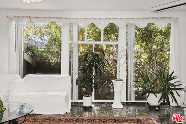 3943 Wade Street, Los Angeles, CA 90066