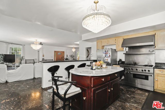 3943 Wade Street, Los Angeles, CA 90066