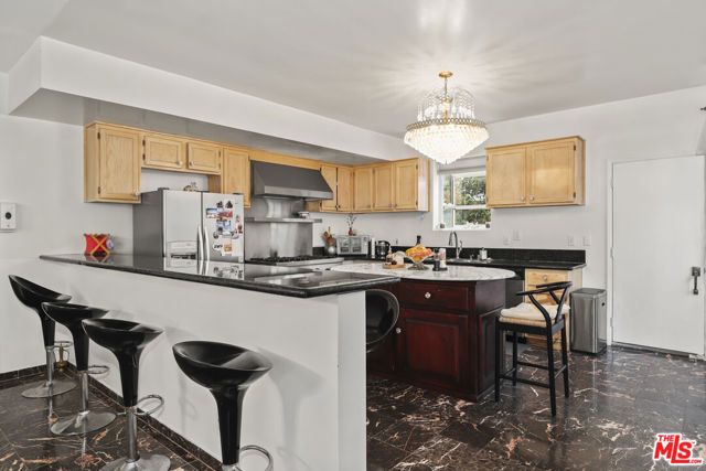 3943 Wade Street, Los Angeles, CA 90066