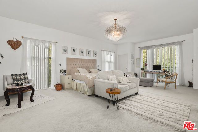 3943 Wade Street, Los Angeles, CA 90066