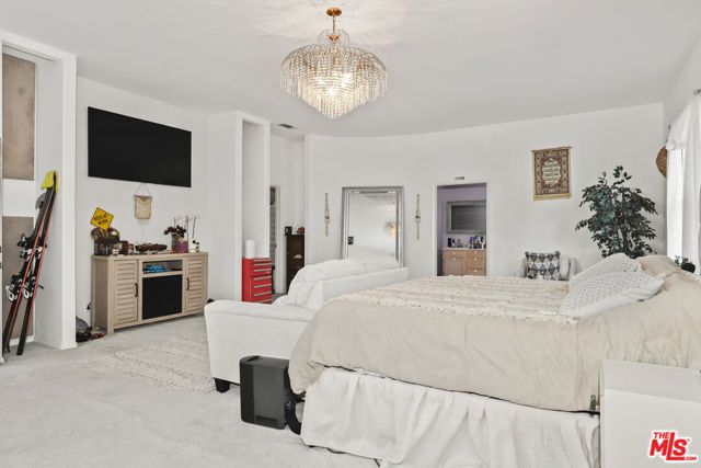 3943 Wade Street, Los Angeles, CA 90066