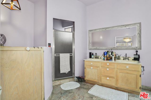 3943 Wade Street, Los Angeles, CA 90066