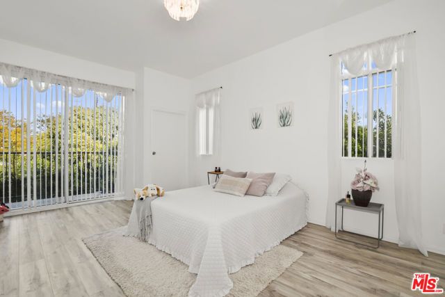 3943 Wade Street, Los Angeles, CA 90066