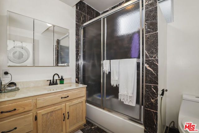 3943 Wade Street, Los Angeles, CA 90066