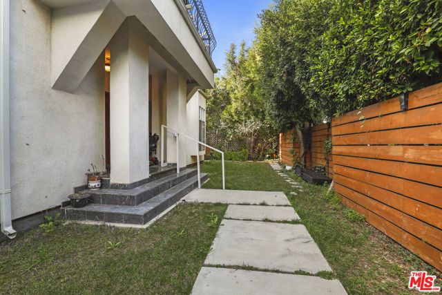 3943 Wade Street, Los Angeles, CA 90066