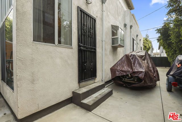 3943 Wade Street, Los Angeles, CA 90066
