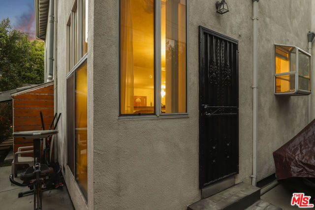 3943 Wade Street, Los Angeles, CA 90066