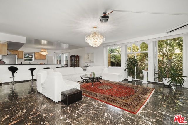 3943 Wade Street, Los Angeles, CA 90066