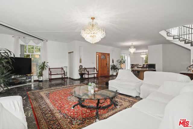 3943 Wade Street, Los Angeles, CA 90066