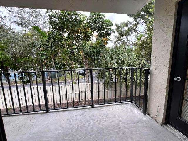 700 EXECUTIVE CENTER Drive 211, West Palm Beach, FL 33401