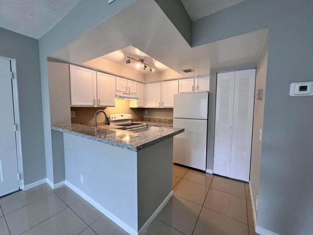 700 EXECUTIVE CENTER Drive 211, West Palm Beach, FL 33401