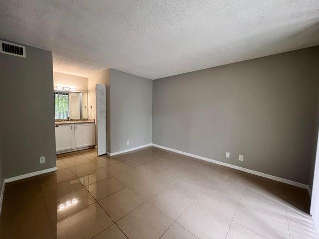 700 EXECUTIVE CENTER Drive 211, West Palm Beach, FL 33401