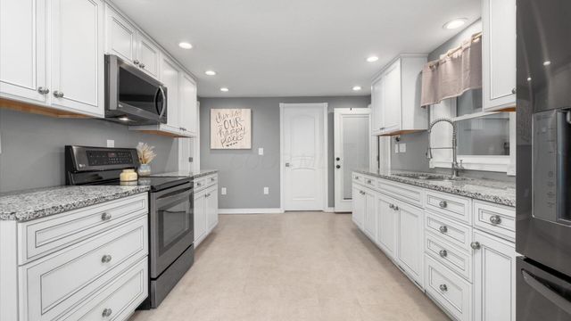3155 Cottonwood Court NE, Millersport, OH 43046