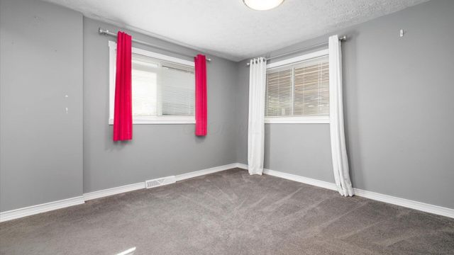 3155 Cottonwood Court NE, Millersport, OH 43046