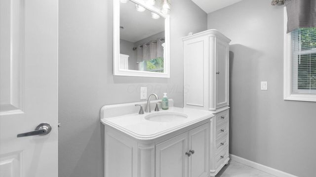 3155 Cottonwood Court NE, Millersport, OH 43046