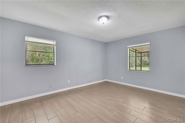 9875 W Orchard Street, Crystal River, FL 34428