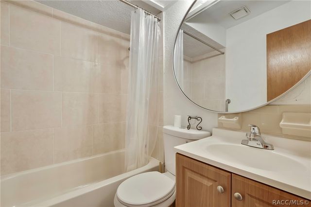 9875 W Orchard Street, Crystal River, FL 34428